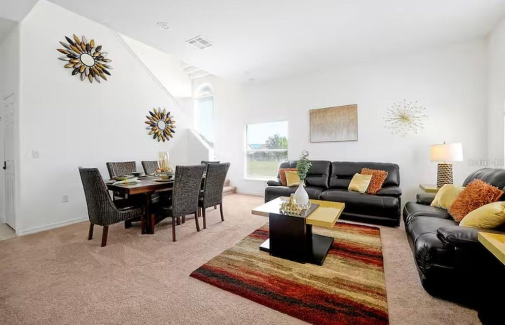 Image 5 of property listing at 559 CADIZ LOOP, Davenport, FL 33837