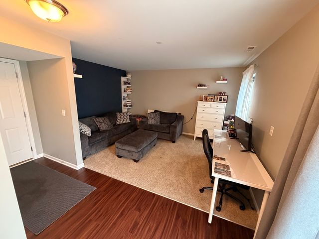 2527 Huntleigh Lane, Woodridge, IL 60517