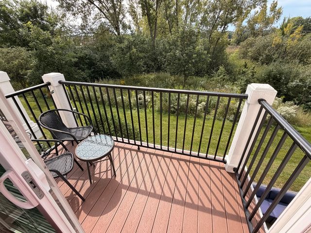 2527 Huntleigh Lane, Woodridge, IL 60517