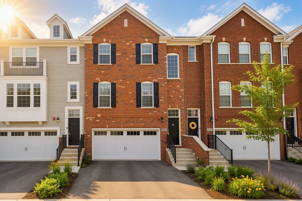 2527 Huntleigh Lane, Woodridge, IL 60517