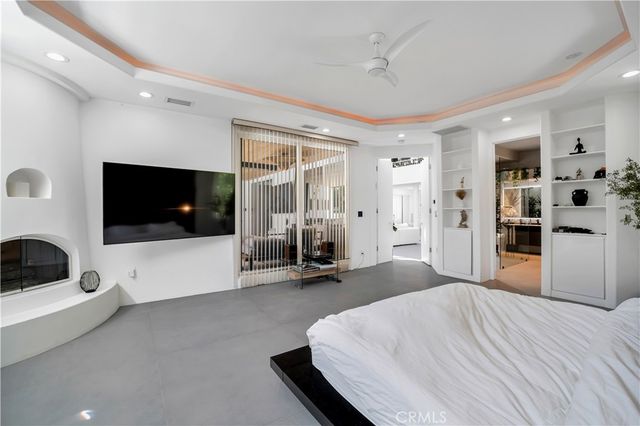 19246 Rosita Street, Tarzana, CA 91356