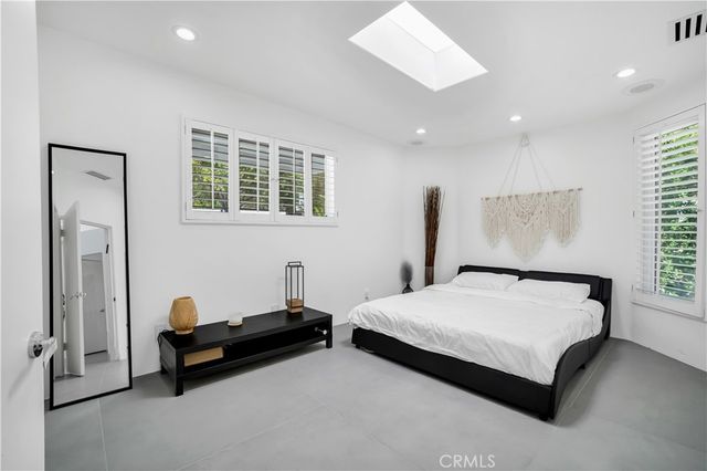 19246 Rosita Street, Tarzana, CA 91356