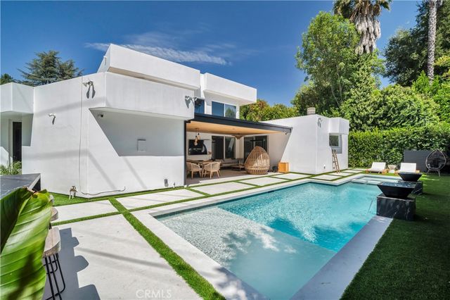 19246 Rosita Street, Tarzana, CA 91356
