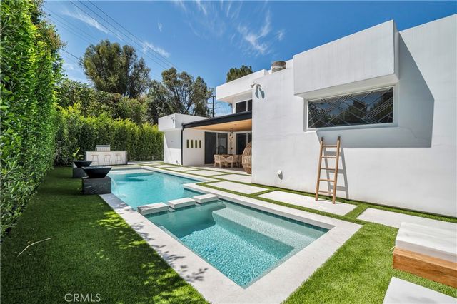 19246 Rosita Street, Tarzana, CA 91356