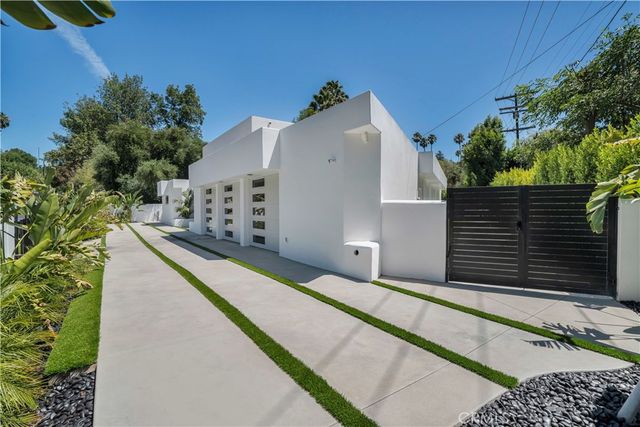 19246 Rosita Street, Tarzana, CA 91356