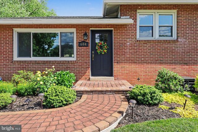 604 ROBERT ST, Mechanicsburg, PA 17055