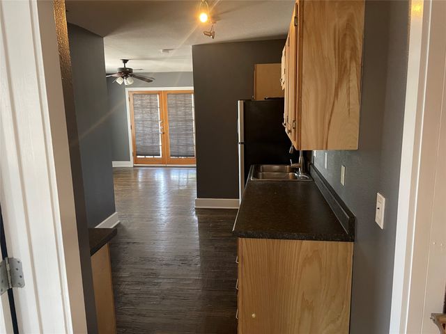 1122 N Zang Boulevard 202, Dallas, TX 75203