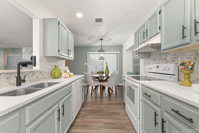 307 Delbert, San Antonio, TX 78245