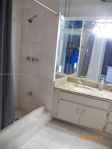 600 N 35th Ave 2, Hollywood, FL 33021