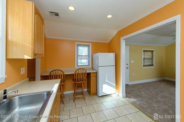 2 Woodbrook Drive, Aberdeen, NJ 07747