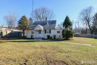 2 Woodbrook Drive, Aberdeen, NJ 07747