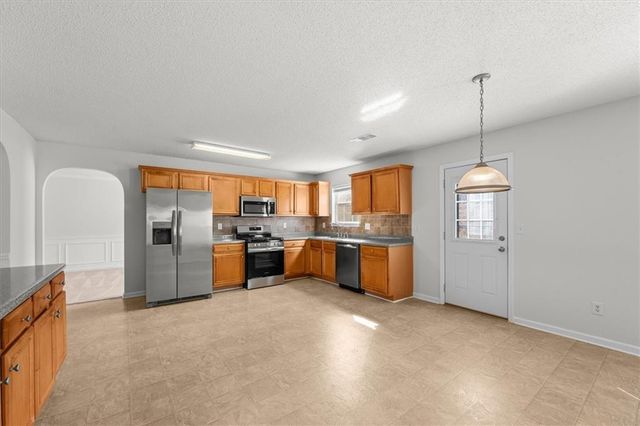 3669 Arminto Drive, Ellenwood, GA 30294