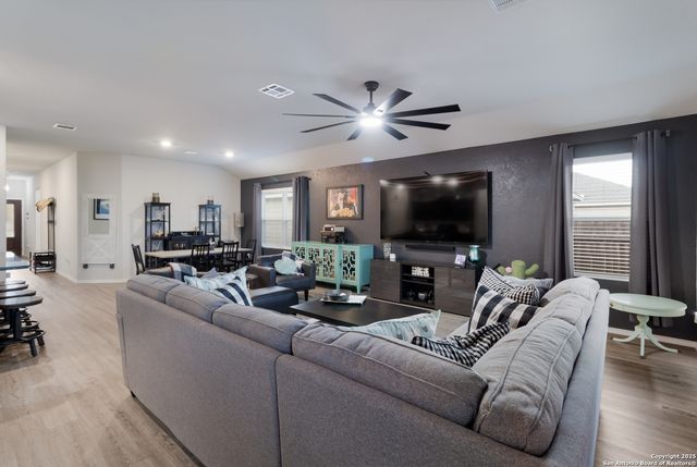 8406 Lamus Wheel, San Antonio, TX 78254