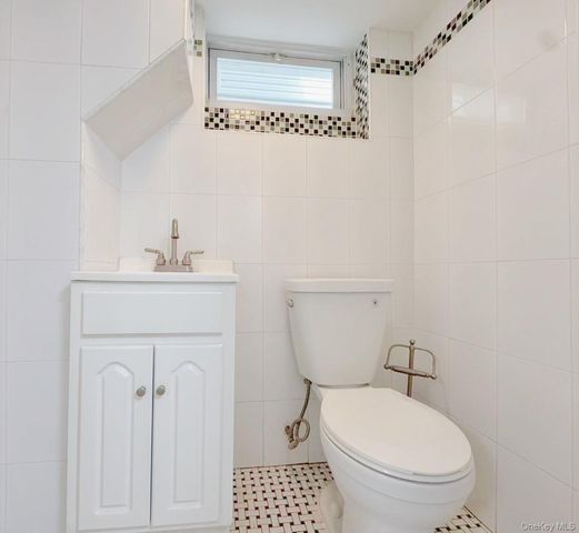 7159 Kessel Street, Forest Hills, NY 11375