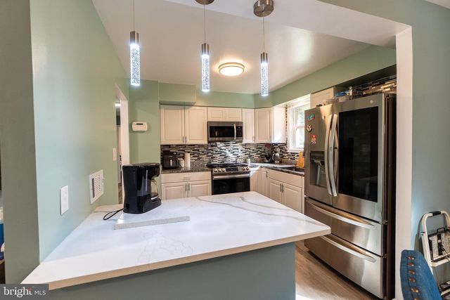6911 GROVETON DR, Clinton, MD 20735