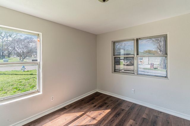 1400 Paisley Street, Denton, TX 76209