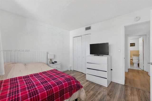 8950 NE 8th Ave 402, Miami, FL 33138