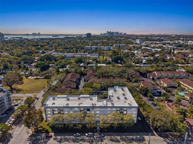 8950 NE 8th Ave 402, Miami, FL 33138