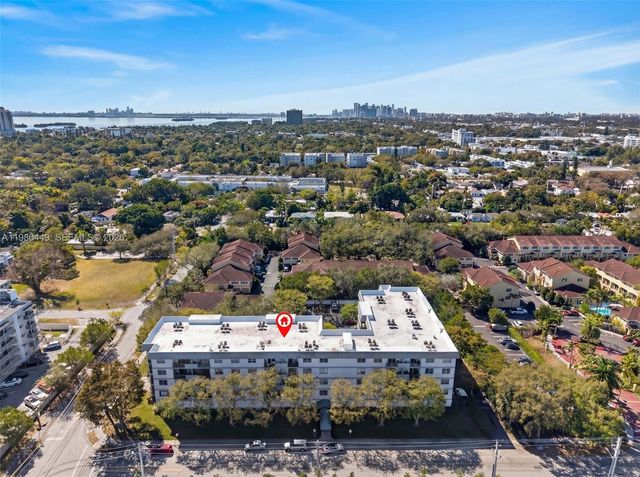 8950 NE 8th Ave 402, Miami, FL 33138