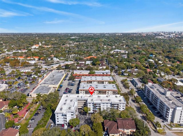 8950 NE 8th Ave 402, Miami, FL 33138