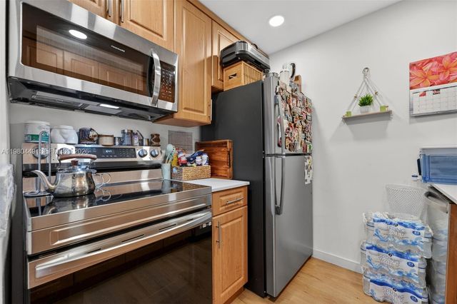 8950 NE 8th Ave 402, Miami, FL 33138