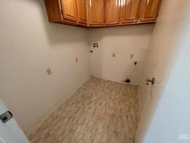 917 Cherry Hills Drive, Bakersfield, CA 93309