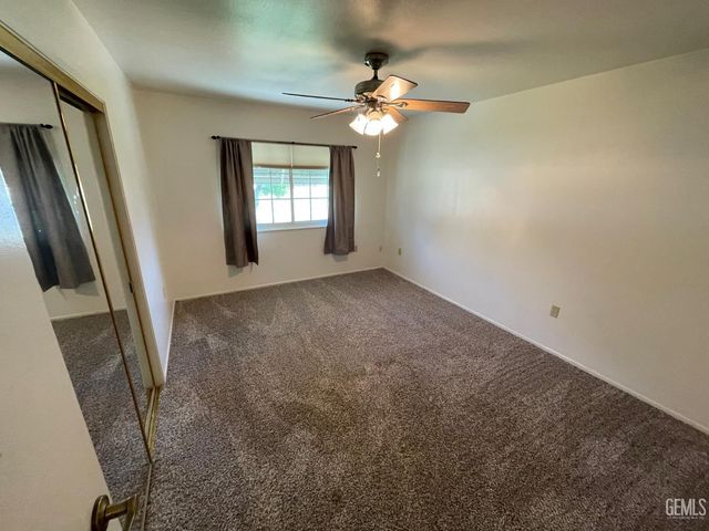 917 Cherry Hills Drive, Bakersfield, CA 93309