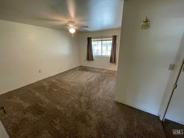 917 Cherry Hills Drive, Bakersfield, CA 93309