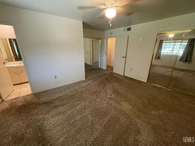 917 Cherry Hills Drive, Bakersfield, CA 93309