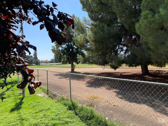 917 Cherry Hills Drive, Bakersfield, CA 93309