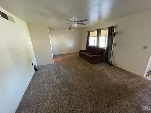 917 Cherry Hills Drive, Bakersfield, CA 93309