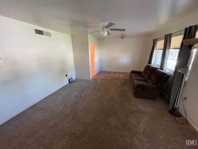 917 Cherry Hills Drive, Bakersfield, CA 93309