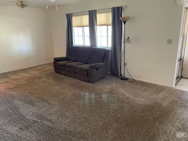 917 Cherry Hills Drive, Bakersfield, CA 93309