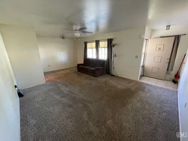 917 Cherry Hills Drive, Bakersfield, CA 93309