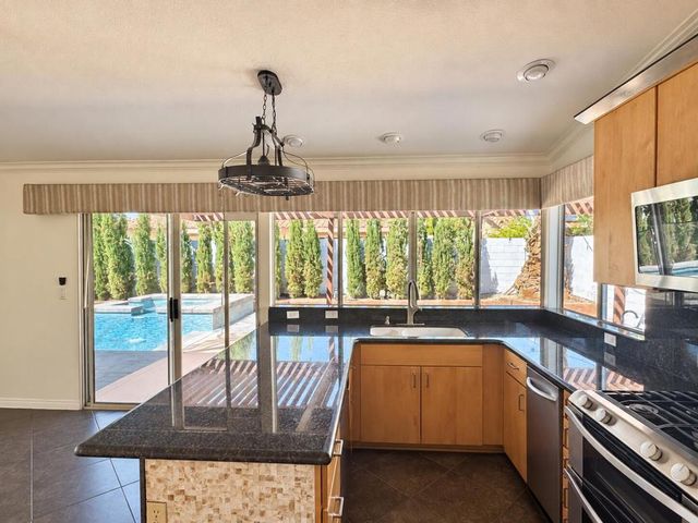 69160 San Helena Avenue, Cathedral City, CA 92234