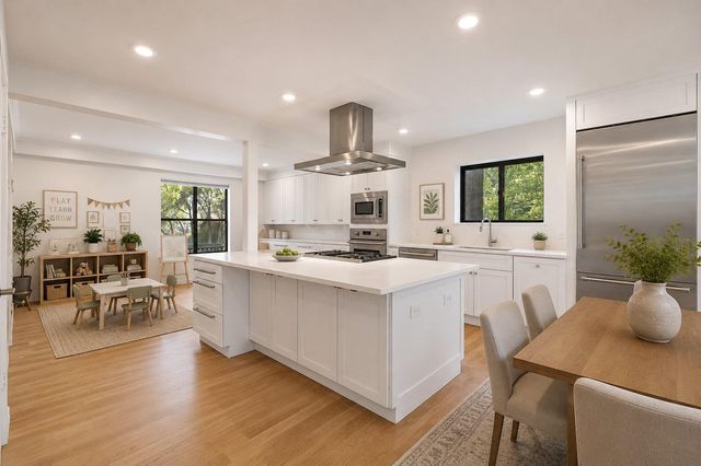2114 Wychwood DR, Austin, TX 78746