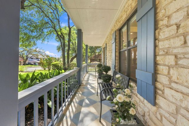 2114 Wychwood DR, Austin, TX 78746