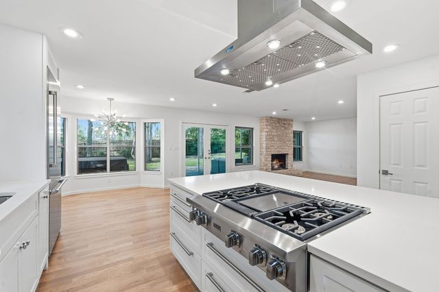 2114 Wychwood DR, Austin, TX 78746