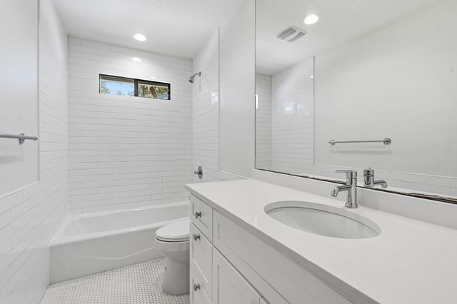 2114 Wychwood DR, Austin, TX 78746