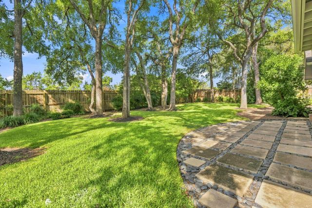 2114 Wychwood DR, Austin, TX 78746