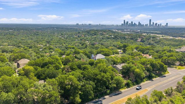 2114 Wychwood DR, Austin, TX 78746