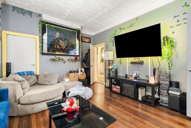 33 Waumbeck St, Boston, MA 02121