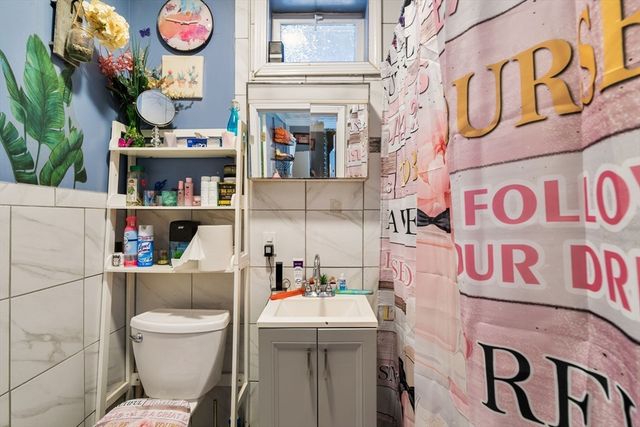 33 Waumbeck St, Boston, MA 02121