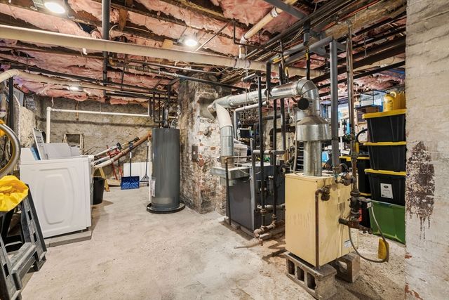 33 Waumbeck St, Boston, MA 02121