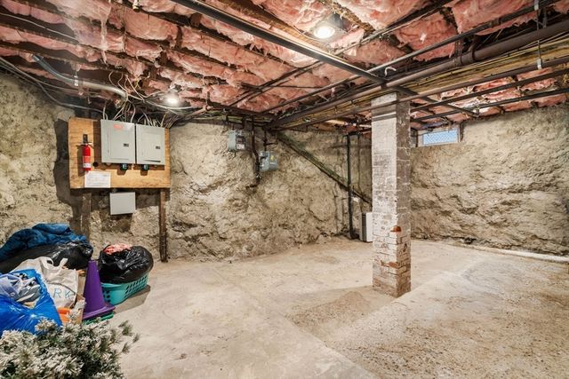 33 Waumbeck St, Boston, MA 02121