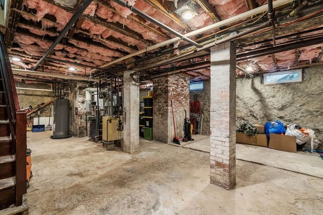 33 Waumbeck St, Boston, MA 02121