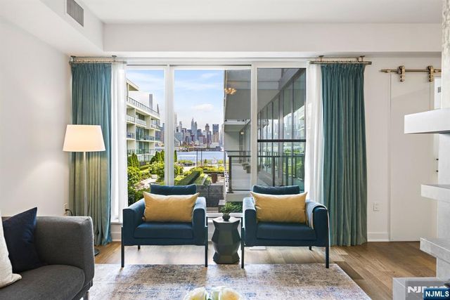 1200 Avenue At Port Imperial 414, Weehawken, NJ 07086