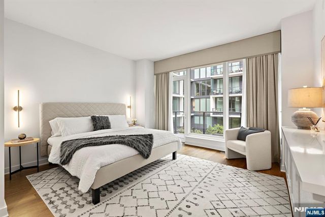 1200 Avenue At Port Imperial 414, Weehawken, NJ 07086