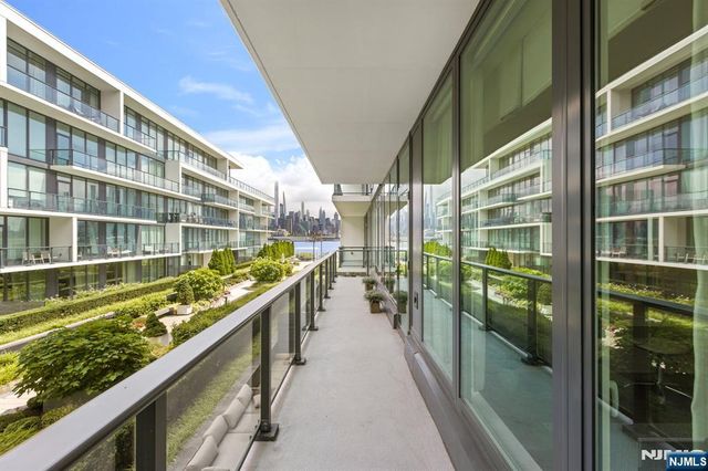 1200 Avenue At Port Imperial 414, Weehawken, NJ 07086