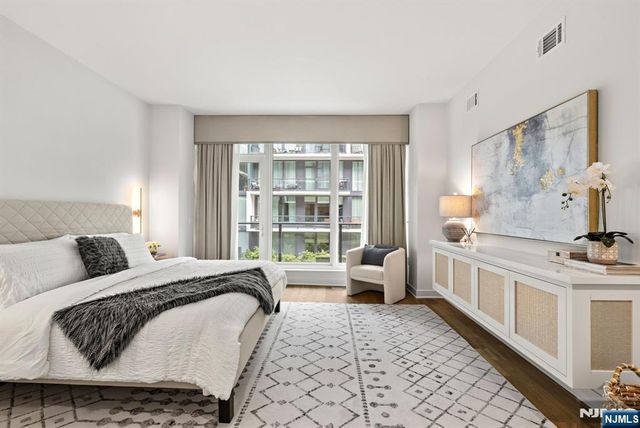 1200 Avenue At Port Imperial 414, Weehawken, NJ 07086